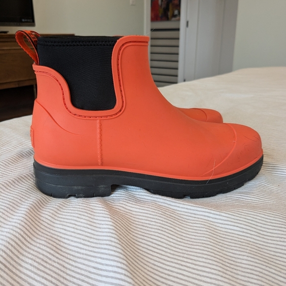 UGG Droplet Rain Boot - Picture 5 of 8